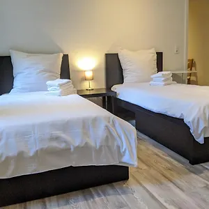https://2-room-apartment-by-the-castle.hannover-hotel.net